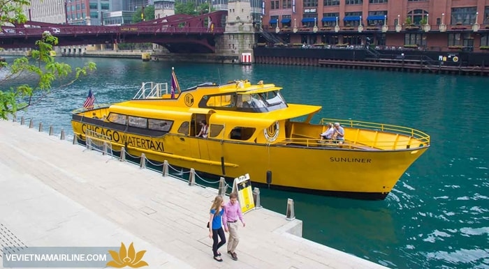 Water Taxi Chicago